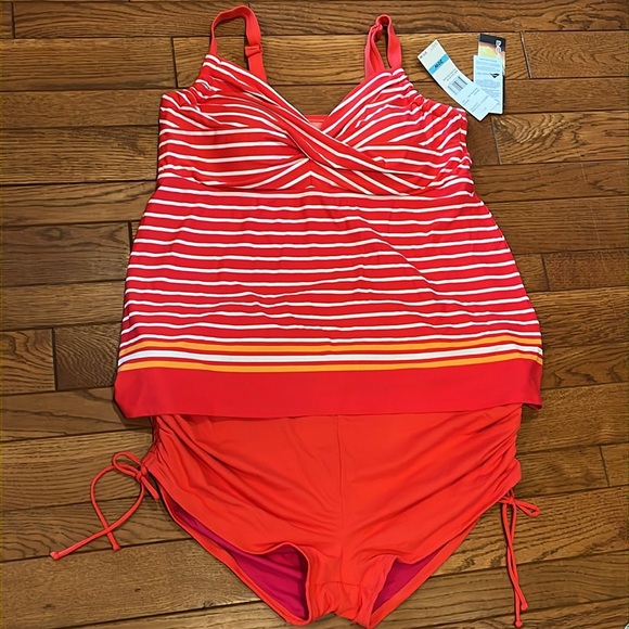 Beach House Other - NWT Beach House 2 piece bathing suit 20W top & 22W bottom